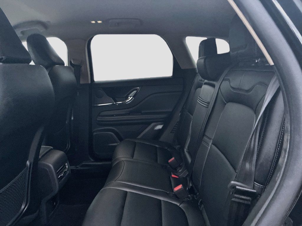 Used 2025 Lincoln Corsair AWD image 24