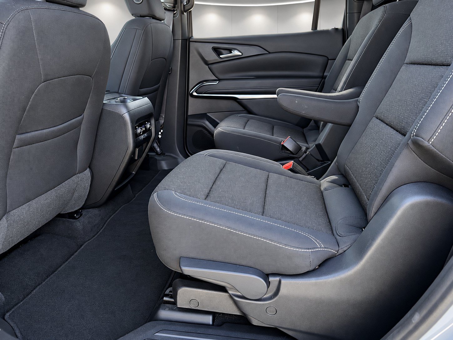 Used 2024 Chevrolet Traverse LT FWD image 22