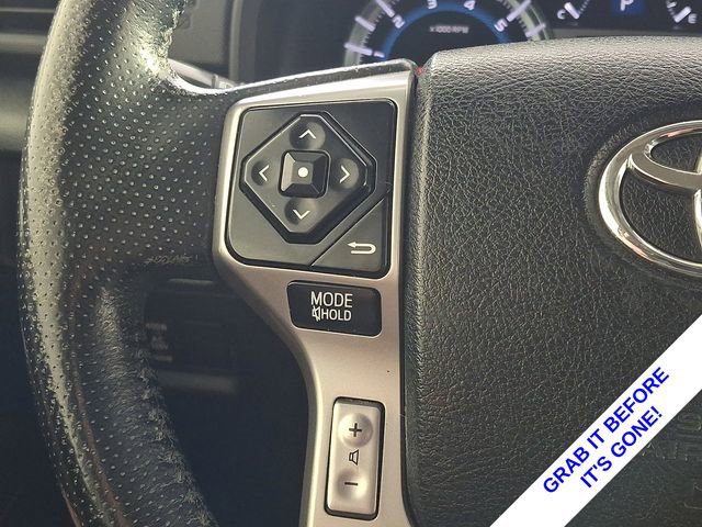 Used 2014 Toyota 4Runner SR5 AWD/4WD image 25