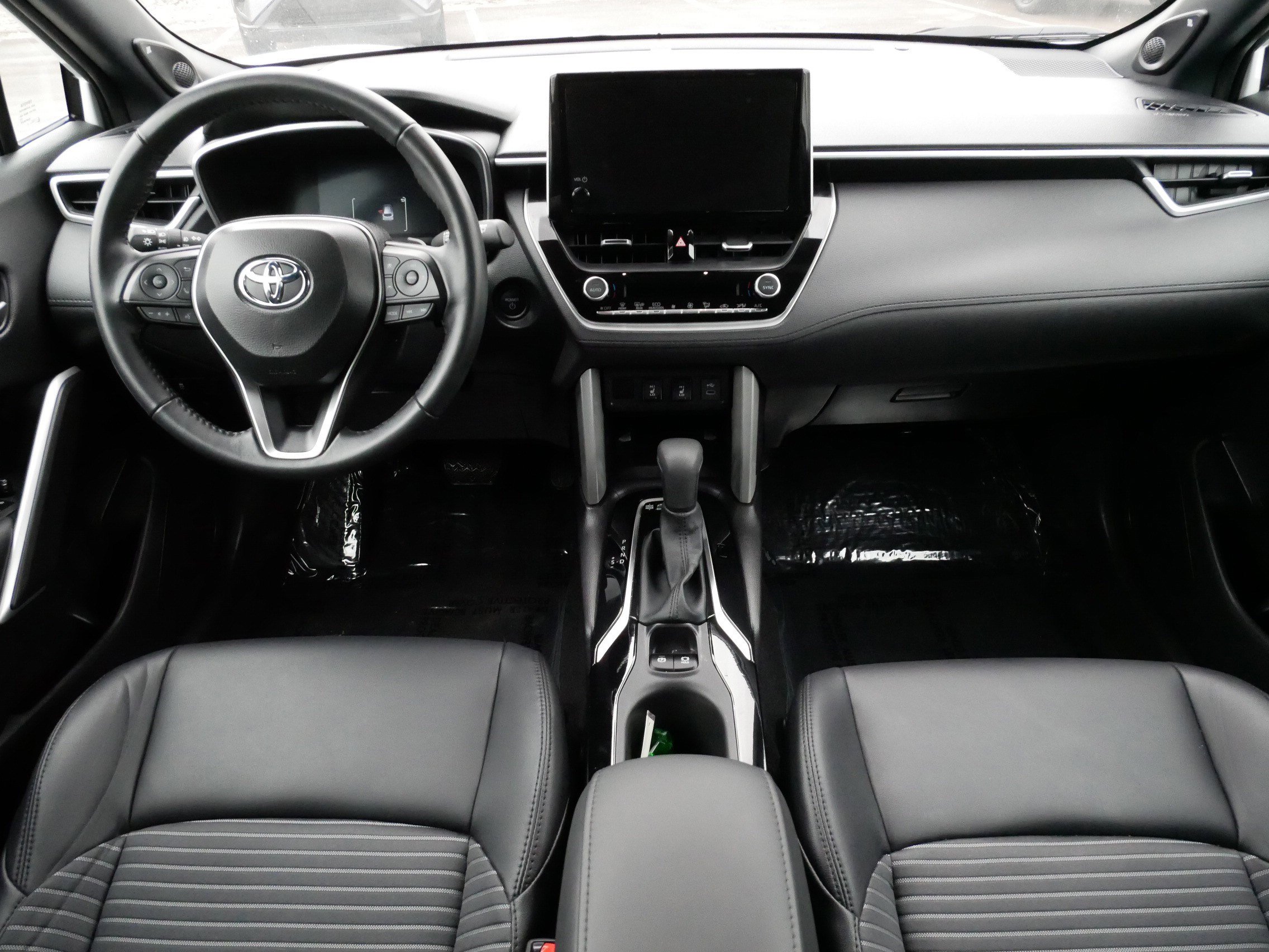 Used 2024 Toyota Corolla Cross XSE w/ Convenience Package image 10