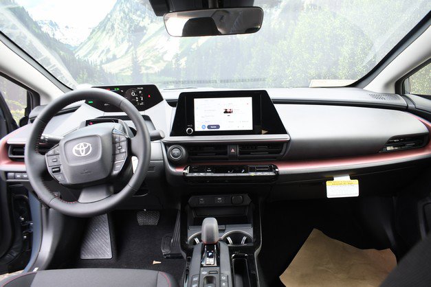 New 2026 Toyota Prius Plug-In Hybrid image 9