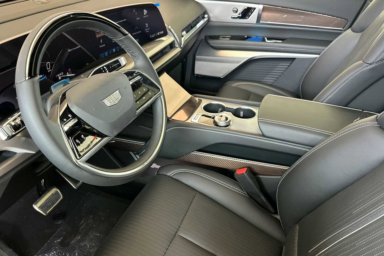 New 2026 Cadillac Vistiq Sport w/ LPO, Floor Liner Package AWD/4WD image 10