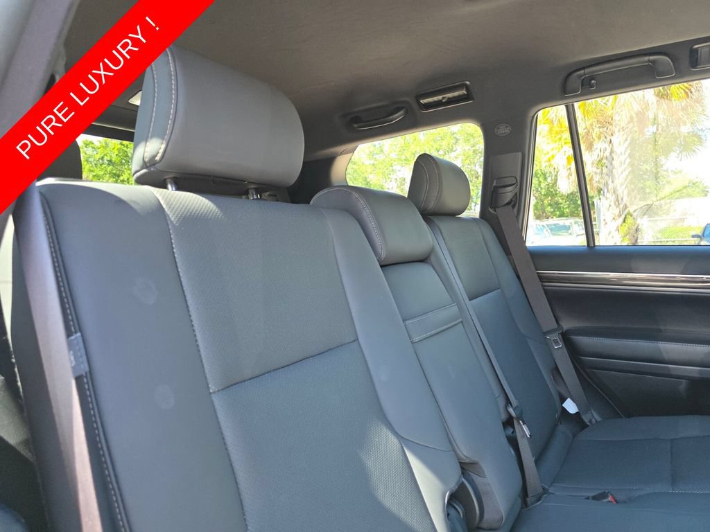 Used 2023 Lexus GX 460 Premium w/ Premium Package AWD/4WD image 18