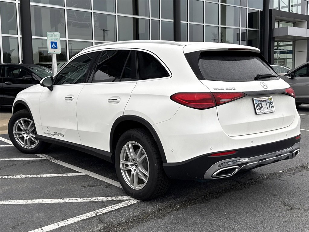 Used 2025 Mercedes-Benz GLC 300 image 4