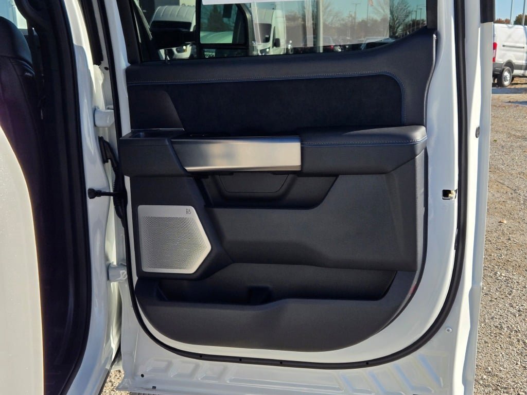 New 2026 Ford F350 Platinum w/ FX4 Off-Road Package image 8