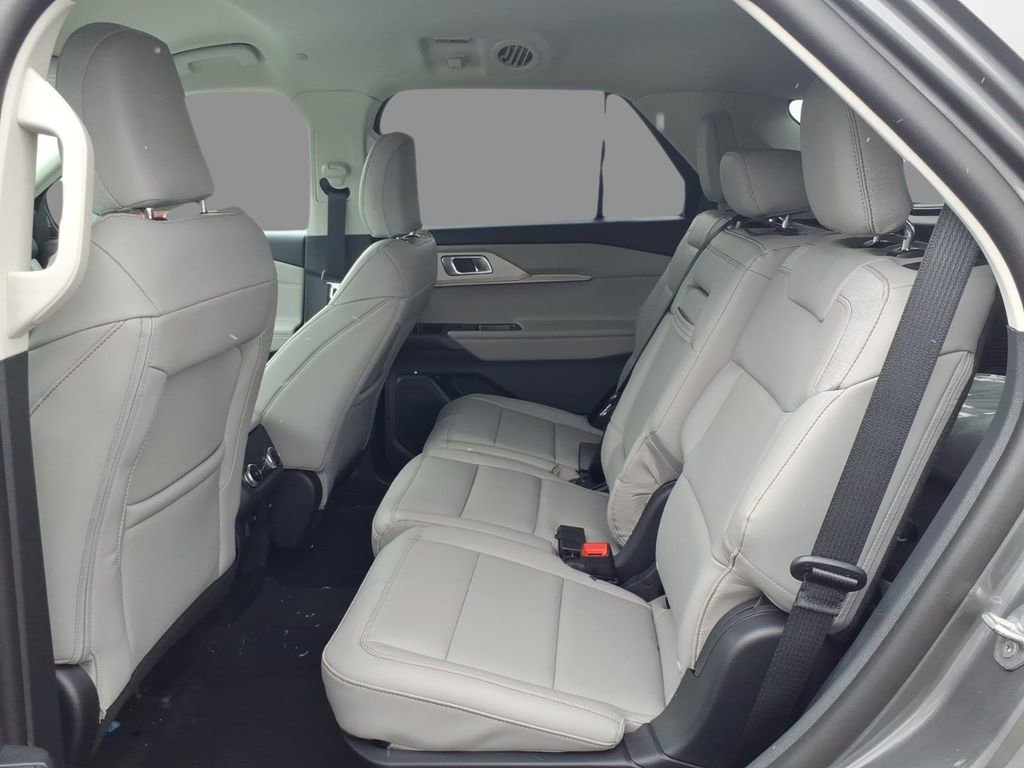 New 2026 Ford Explorer Active image 5