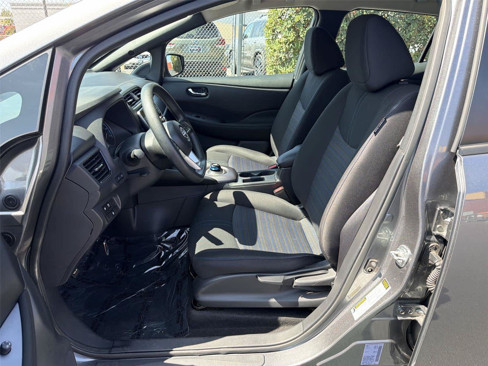 Used 2025 Nissan Leaf S FWD image 12
