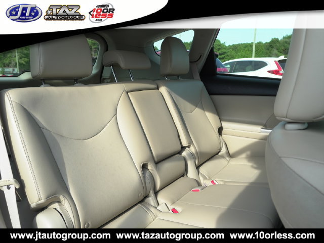 Used 2014 Toyota Prius V Five FWD image 13