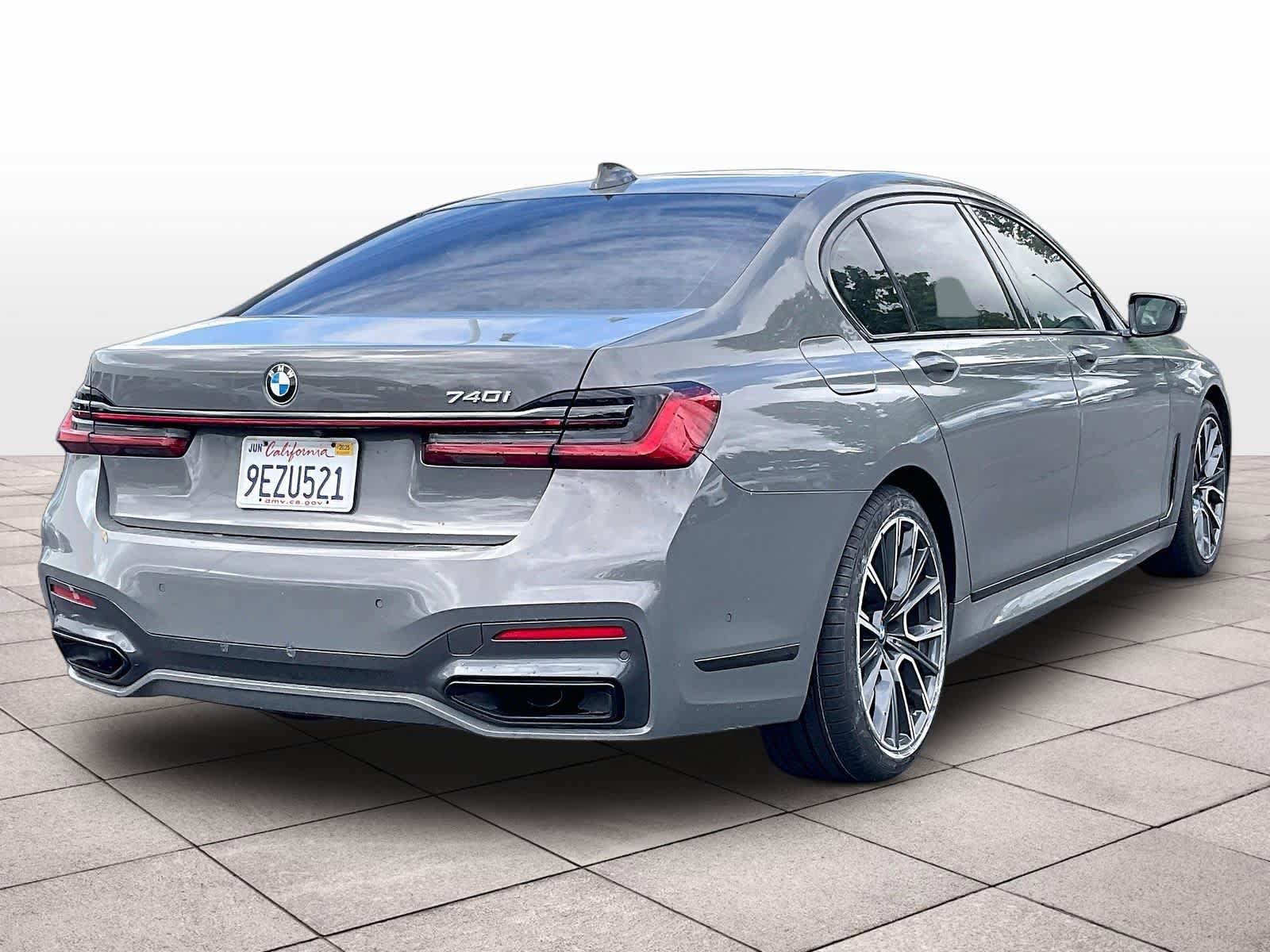Used 2022 BMW 740i w/ M Sport Package RWD image 13
