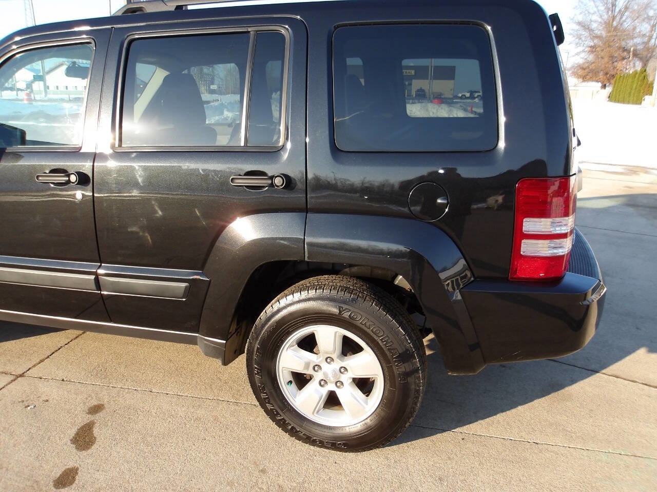 Used 2009 Jeep Liberty Sport w/ Popular Equipment Group image 33