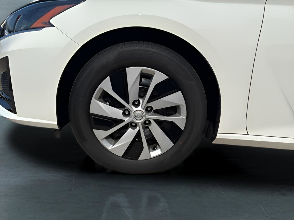 Used 2025 Nissan Altima 2.5 S image 4