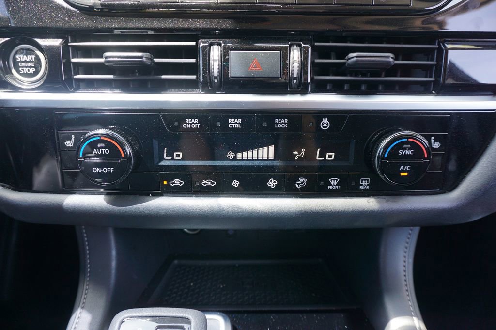 Used 2024 Nissan Pathfinder SL w/ SL Premium Package FWD image 12