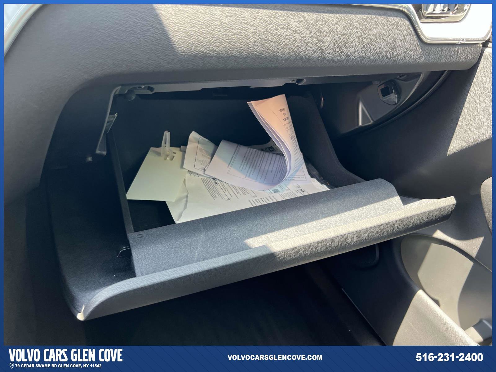 Certified 2025 Volvo XC60 T8 Plus w/ Protection Package Premier image 34