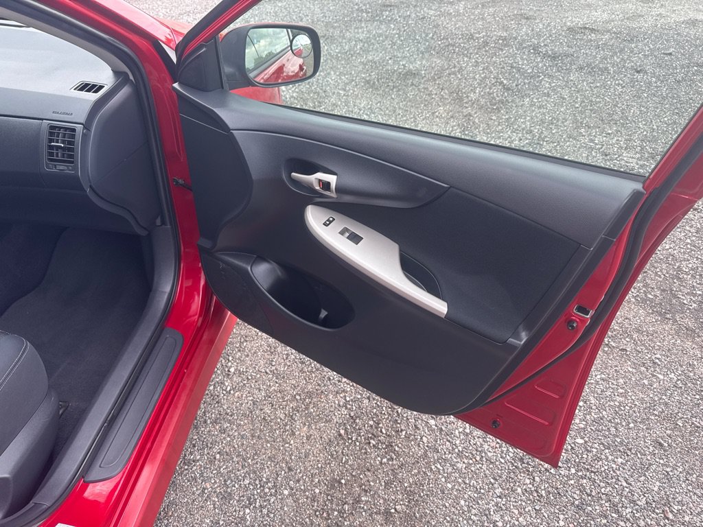 Used 2012 Toyota Corolla S FWD image 23