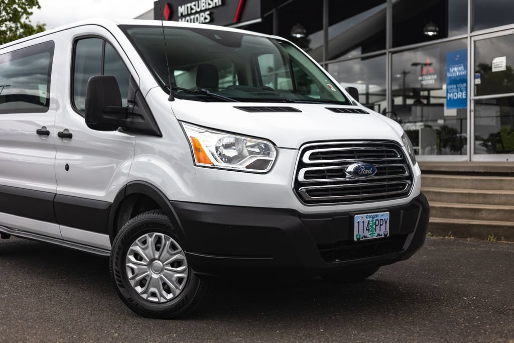 Used 2019 Ford Transit 350 XLT RWD image 3