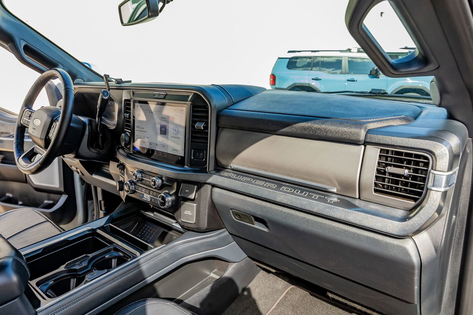 Used 2025 Ford F450 Platinum w/ FX4 Off-Road Package AWD/4WD image 17