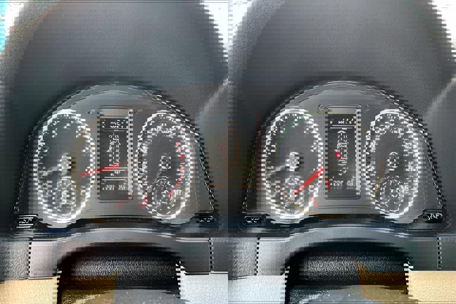 Used 2016 Volkswagen Tiguan SEL image 26