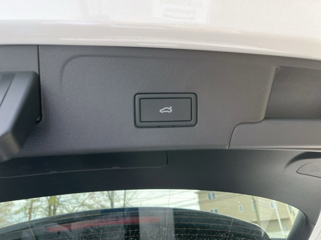 New 2026 Volkswagen Atlas Cross Sport SEL Premium R-Line image 8