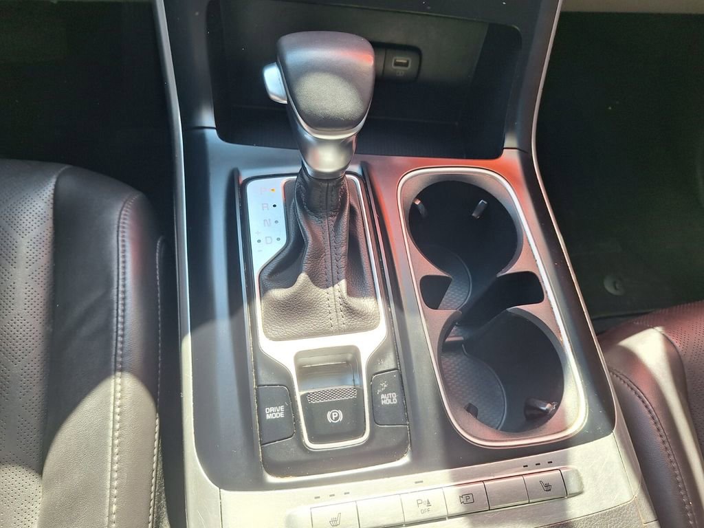 Used 2023 Kia Carnival LX image 18