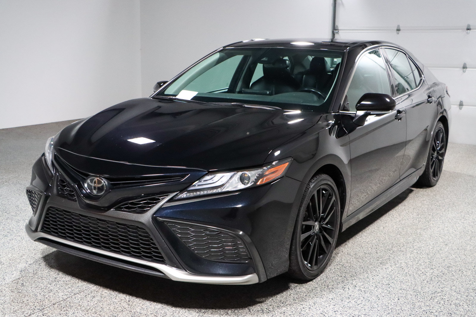 Used 2024 Toyota Camry XSE FWD image 29