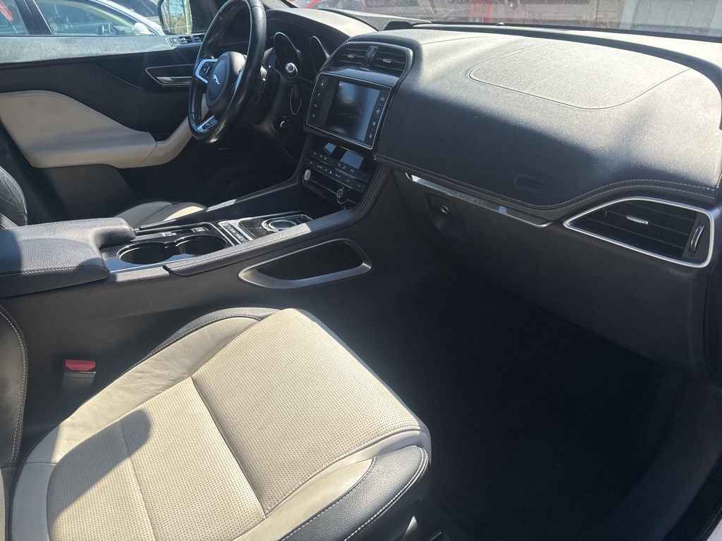 Used 2017 Jaguar F-PACE R-Sport AWD/4WD image 38