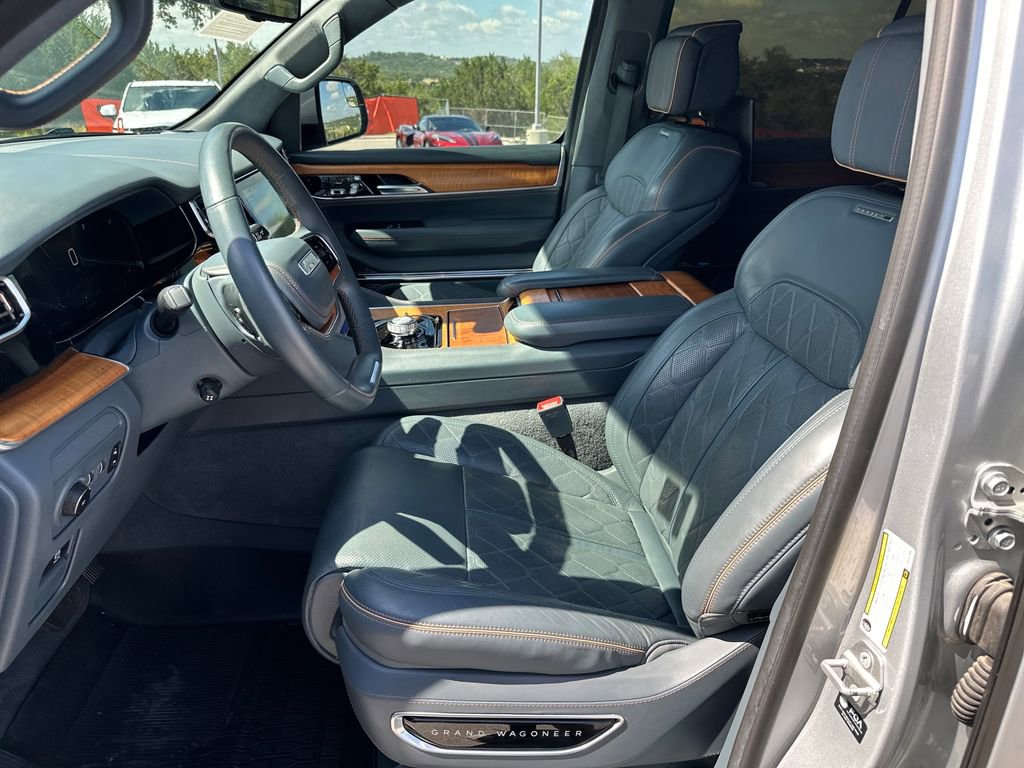 Used 2022 Jeep Grand Wagoneer Series III w/ Rear Seat Video Group 1 AWD/4WD image 17