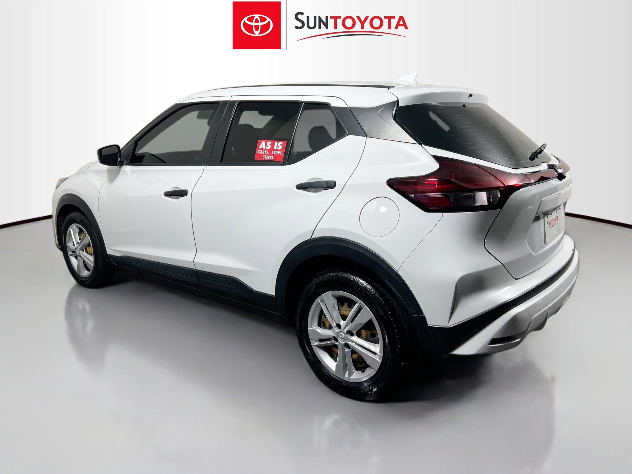 Used 2023 Nissan Kicks S image 6