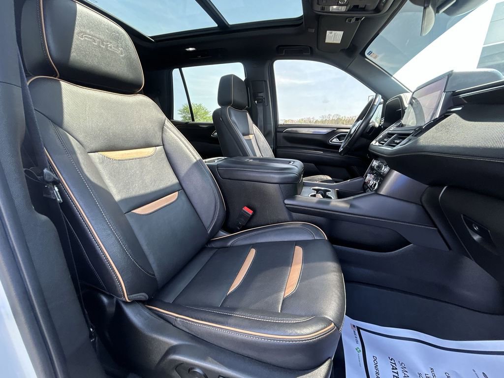 Used 2023 GMC Yukon AT4 w/ Technology Package image 32