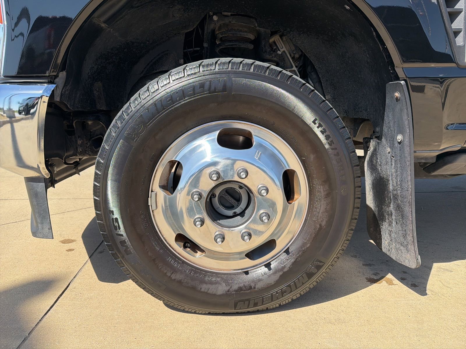 Used 2023 Ford F350 Lariat w/ Lariat Ultimate Package image 9