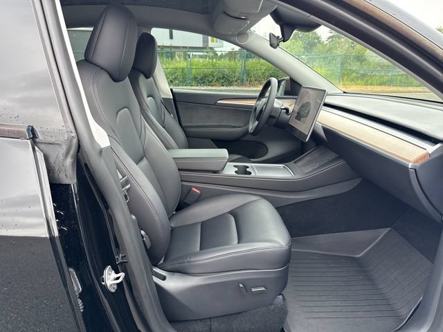 Used 2024 Tesla Model Y Long Range AWD/4WD image 10