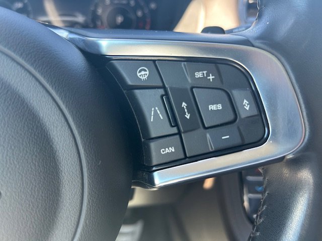 Used 2020 Jaguar F-PACE Prestige image 26