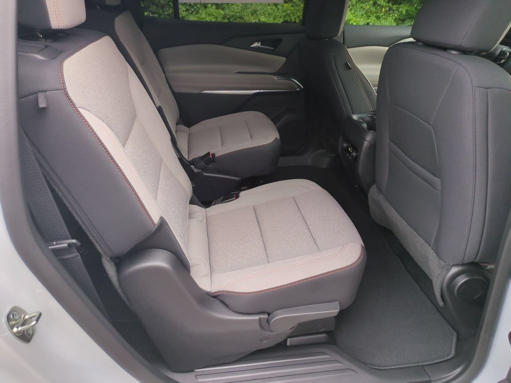 New 2027 Chevrolet Traverse LT w/ Driver Confidence Package FWD image 34