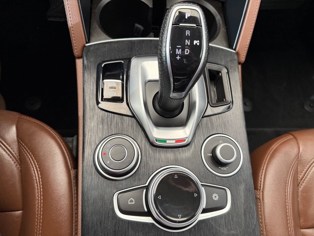 Used 2021 Alfa Romeo Stelvio Sprint w/ Cold Weather Package AWD/4WD image 39