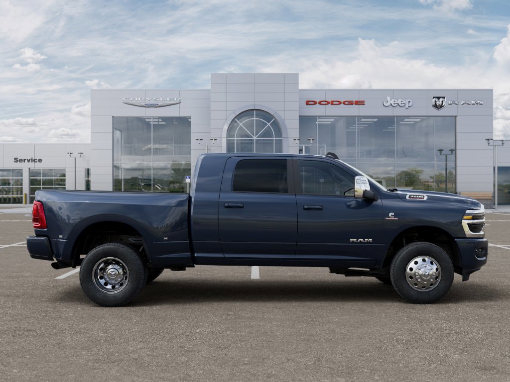 New 2026 RAM 3500 Laramie AWD/4WD image 21