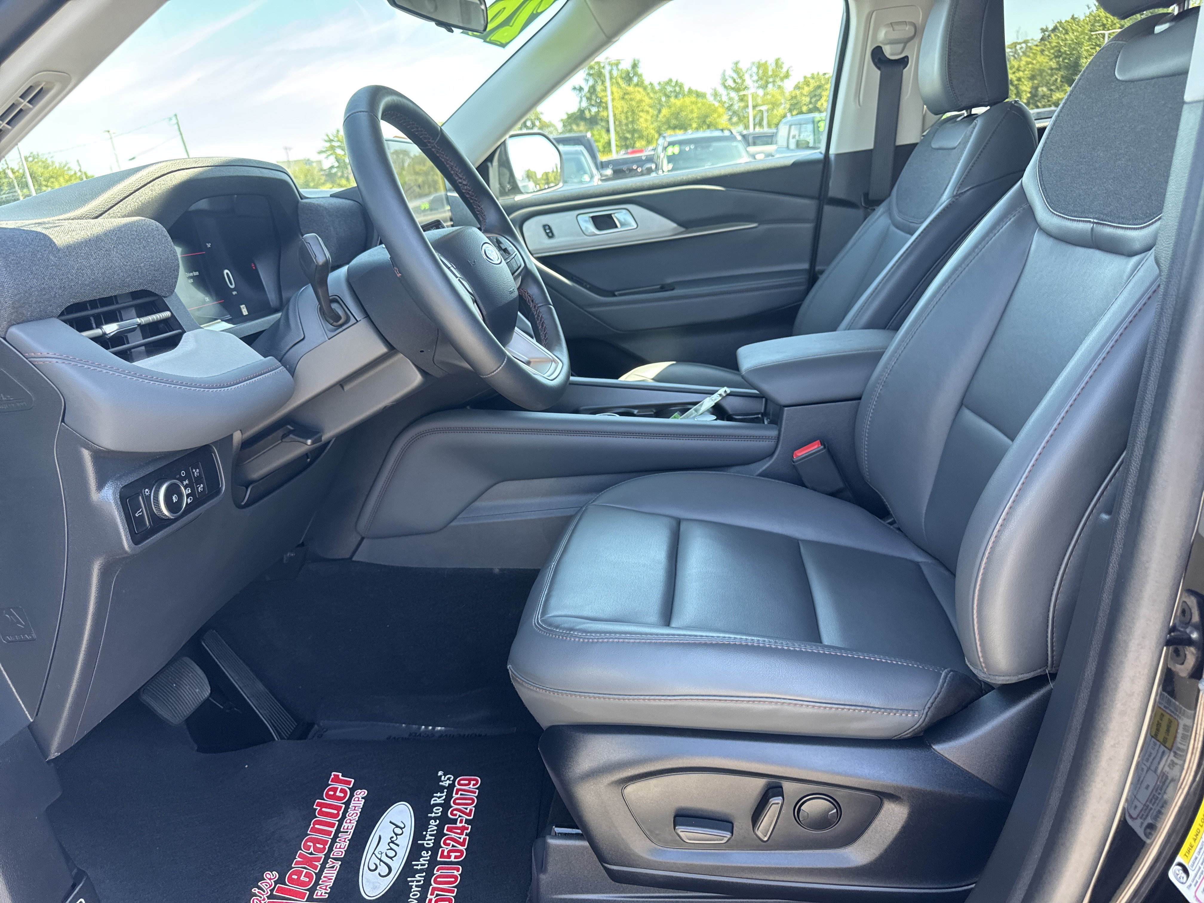 Used 2026 Ford Explorer Active w/ Active Comfort Package AWD/4WD image 12