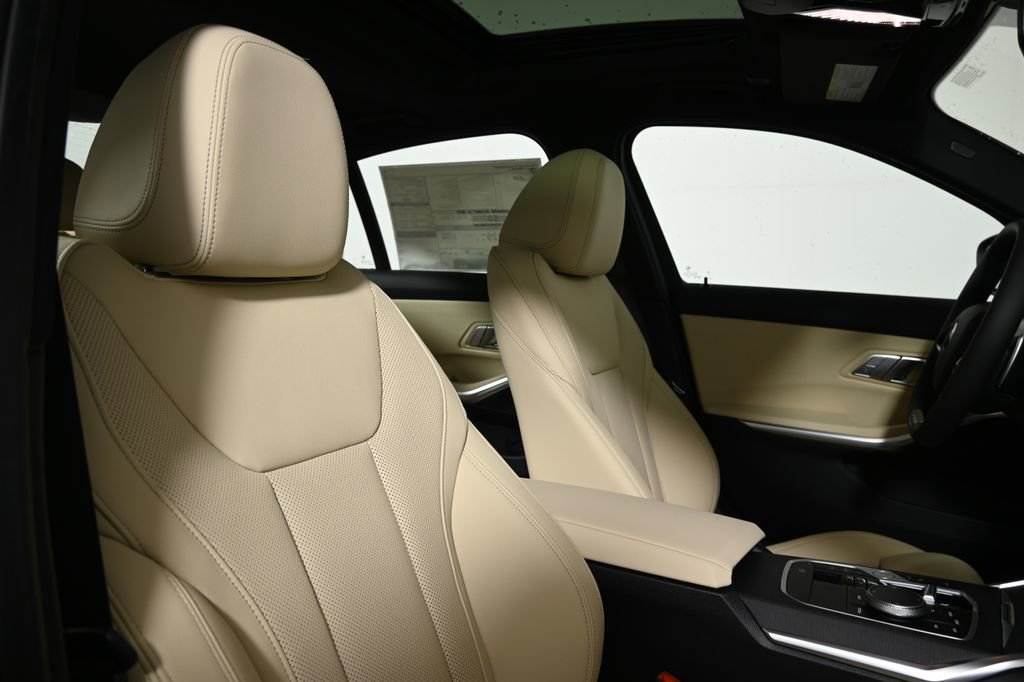 Used 2026 BMW 330i xDrive Sedan w/ Premium Package image 34