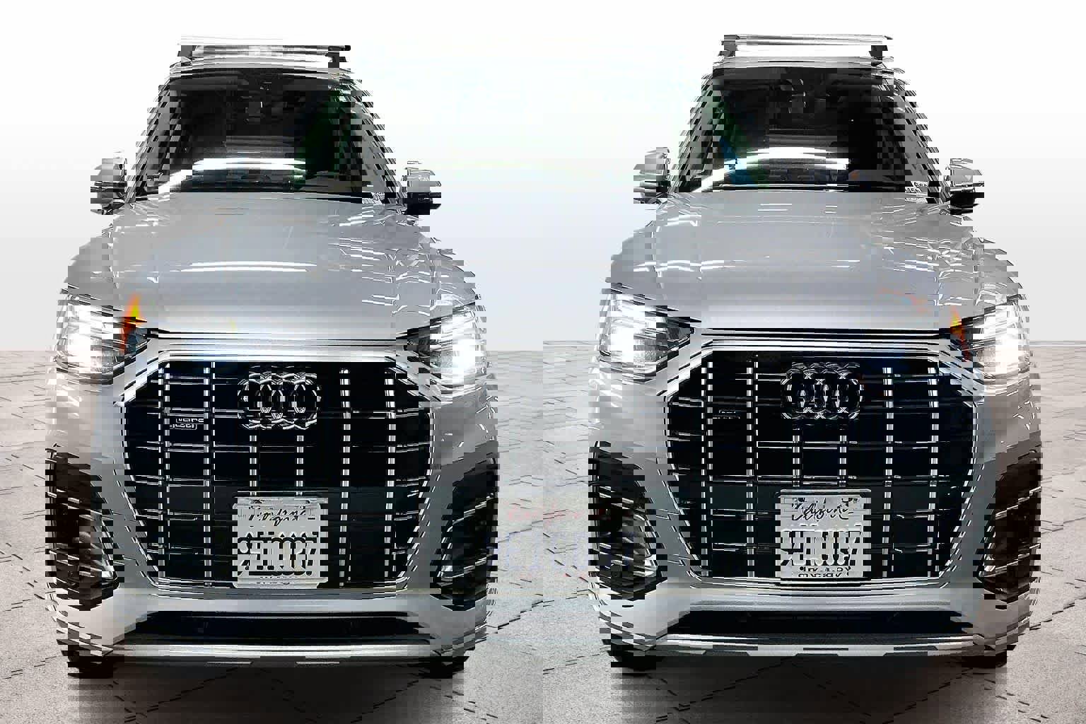 Used 2023 Audi Q5 Premium w/ Convenience Package image 3