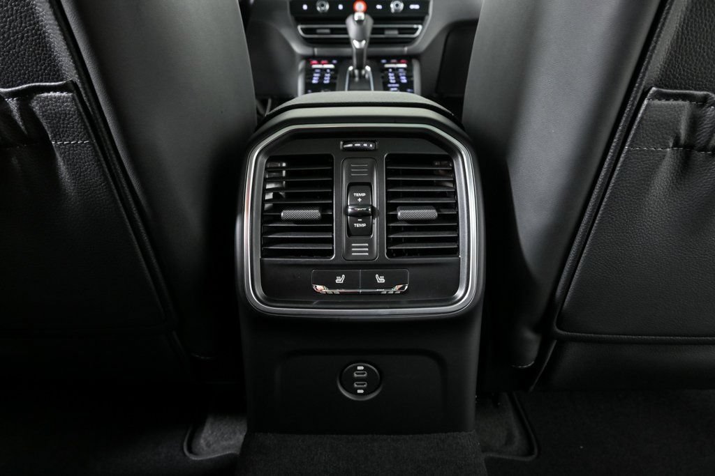Certified 2026 Porsche Macan AWD/4WD image 20