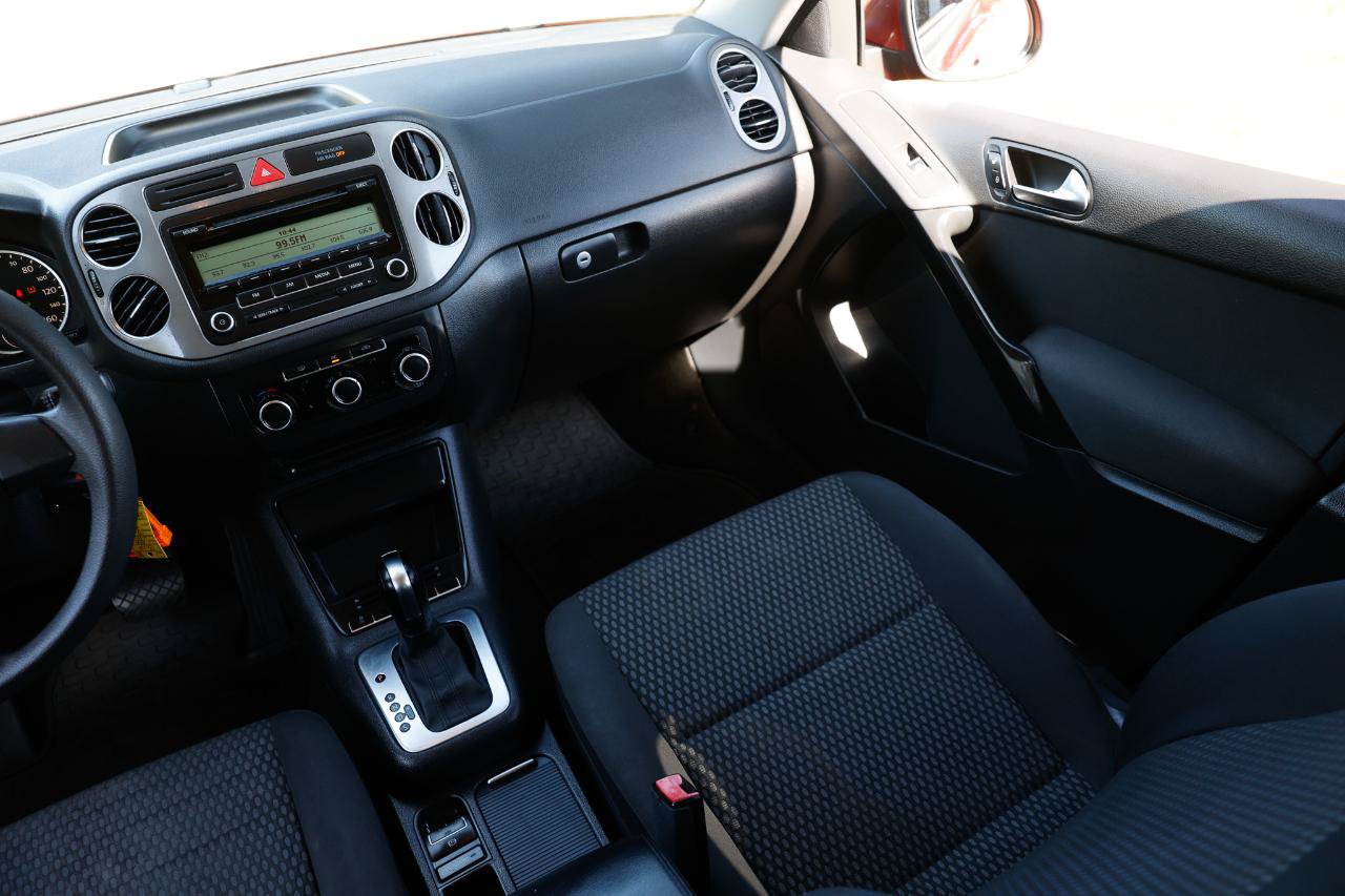 Used 2011 Volkswagen Tiguan S FWD image 22