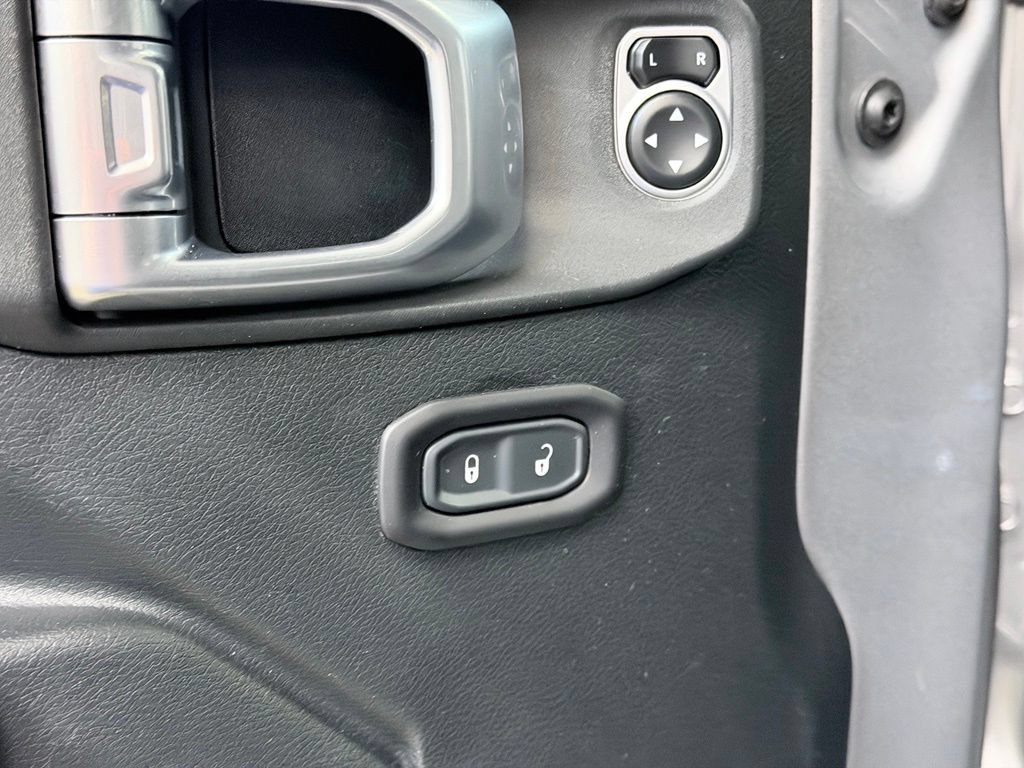 Used 2018 Jeep Wrangler Unlimited Sport S AWD/4WD image 10
