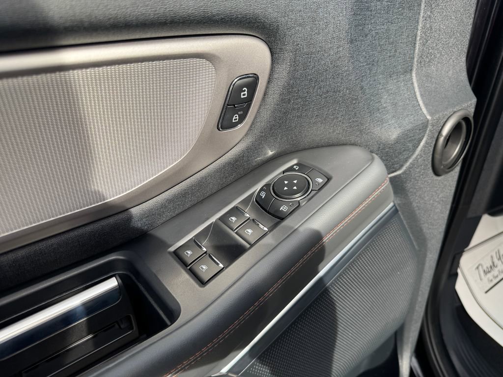 Used 2025 Ford Expedition Active AWD/4WD image 21
