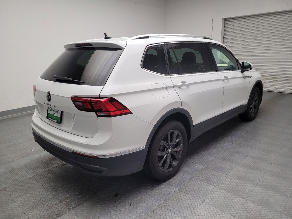 Used 2024 Volkswagen Tiguan SE image 9