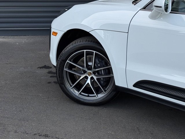 New 2026 Porsche Macan image 12