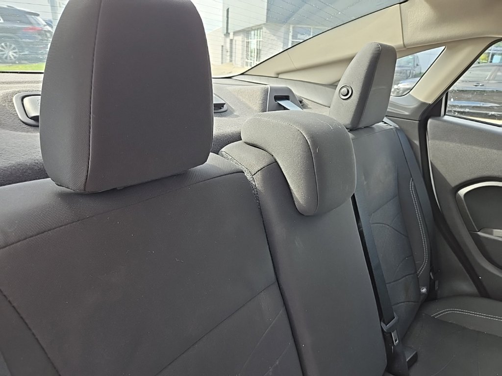 Used 2016 Ford Fiesta SE FWD image 33