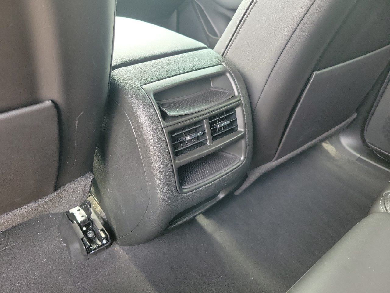 Certified 2025 Cadillac XT5 Premium Luxury w/ LPO, Floor Liner Package AWD/4WD image 13