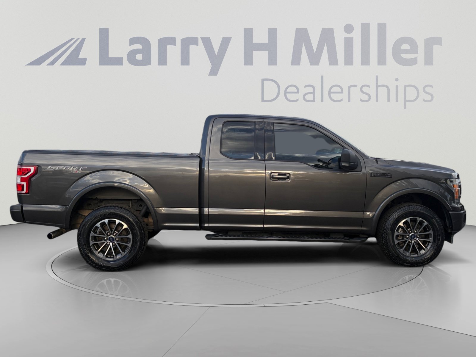 Used 2018 Ford F150 XLT w/ Equipment Group 302A Luxury AWD/4WD image 6