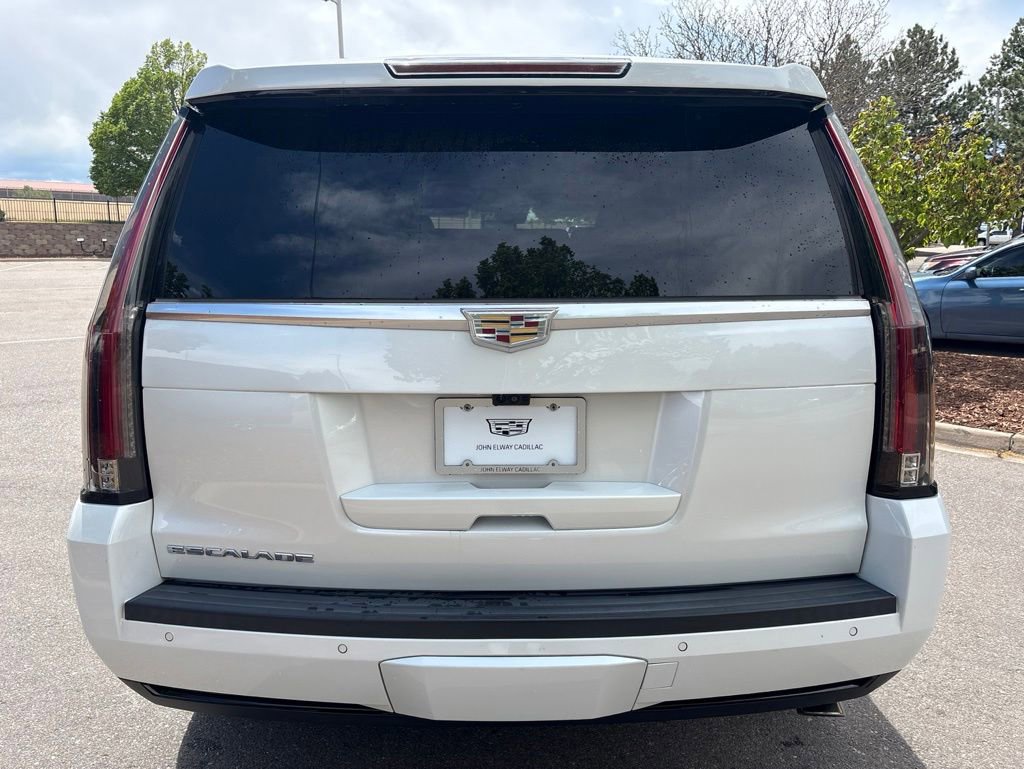 Used 2019 Cadillac Escalade Luxury AWD/4WD image 4