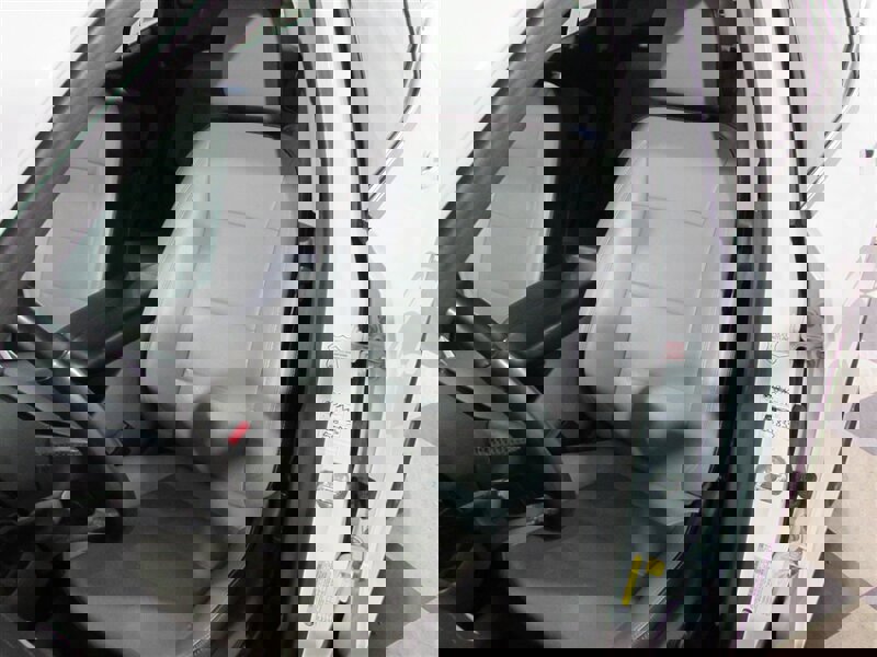 Used 2023 GMC Terrain SLT image 15