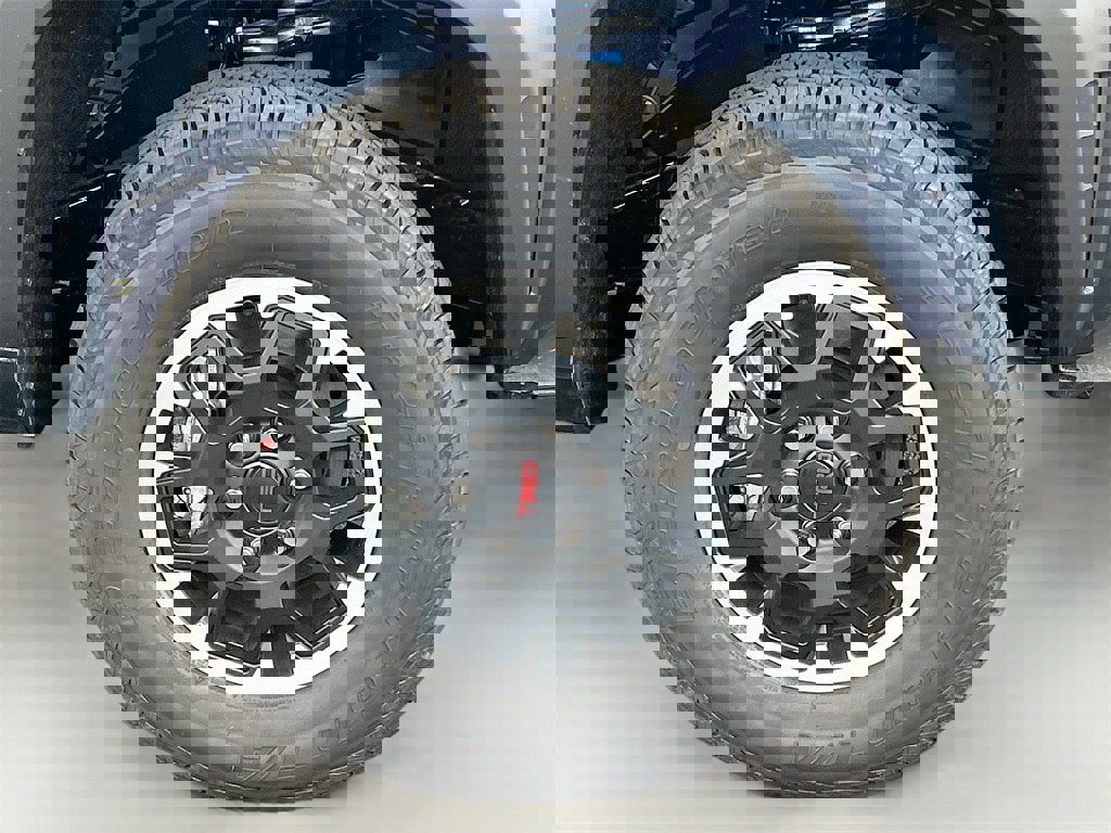 New 2025 Toyota Tacoma TRD Off-Road image 9