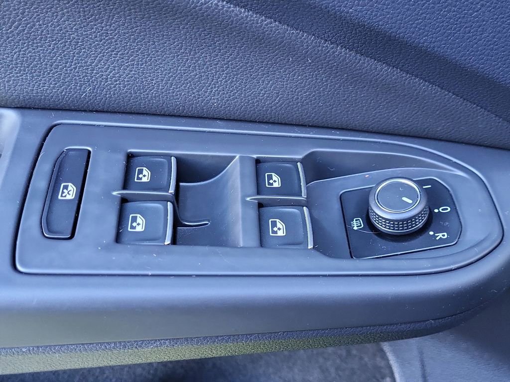 Used 2022 Volkswagen GTI Autobahn image 11